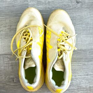 Adidas trainer/shoes. Worn only a few times. A little dirty but like new.